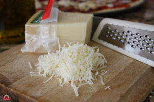 mozzarella_ve_sucuklu_pizza-2