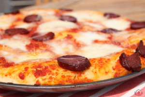 mozzarella_ve_sucuklu_pizza-3