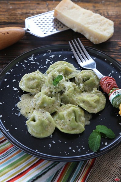 Ev Yapımı Tortellini (Videolu Tarif)