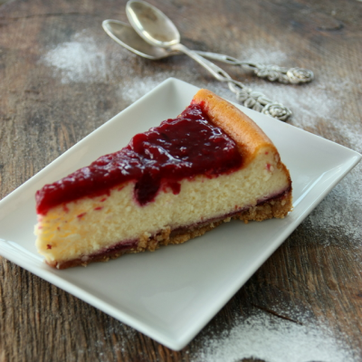Acı Badem Kurabiyeli ve Duble Vişneli Cheesecake