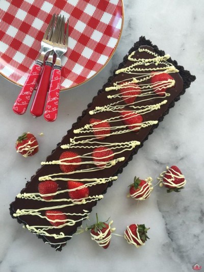 Çikolatalı Çilekli Pişmeyen Tart