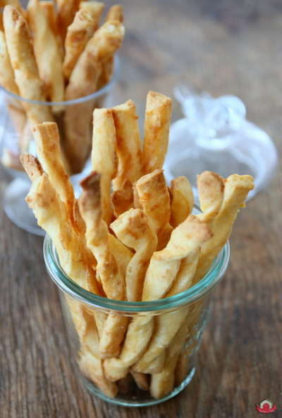 Peynirli Tuzlu Çubuk (Baton Sale) (Cheese Straws)